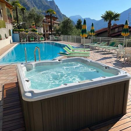 Appartamenti Villa Clivia Limone sul Garda Esterno foto